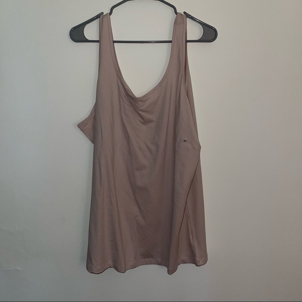 Plus Size Neutral Scoop Neck Tank Top